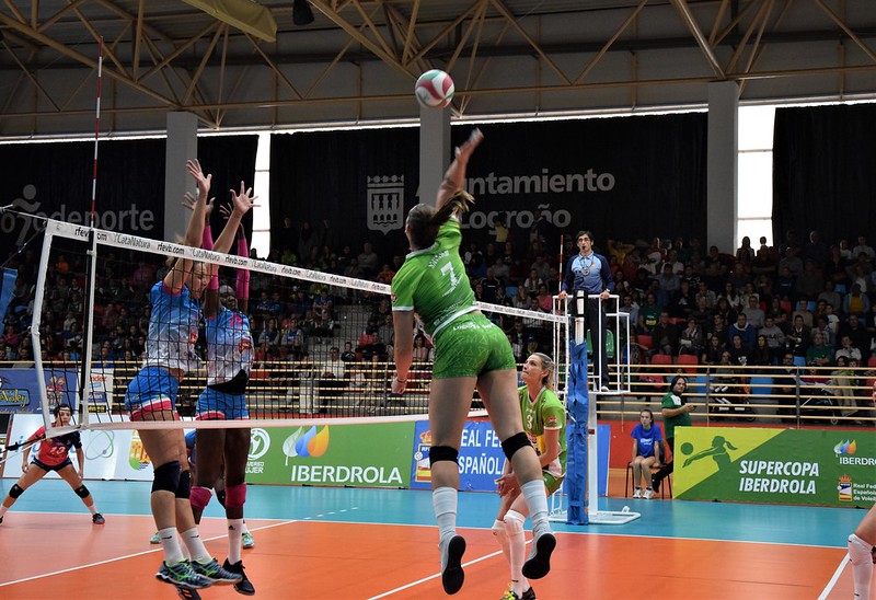 Campus Voleibol (Foto por Juanje Ríos https://www.flickr.com/photos/juanjeorio/43351031590) 